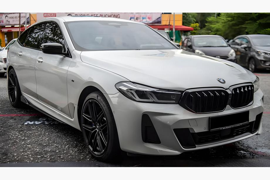BMW 6 Series G32 2017- M-Look Kidney Grilles (2020-2023, Gloss Black) Image