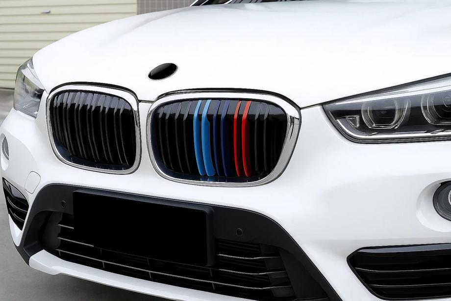 BMW X1 F48 2015-2022 Kidney Grilles M-Look (2015-2019, M-Color with Chrome Trim) Image