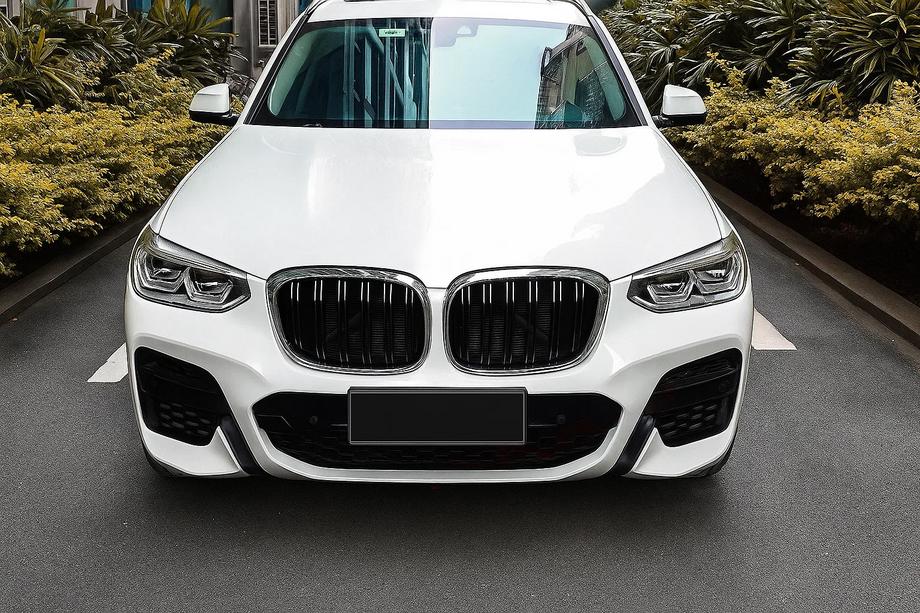BMW X3 G01 2018- Kidney Grilles M-Look (2018-2021, Gloss Black with Chrome Trim) Image