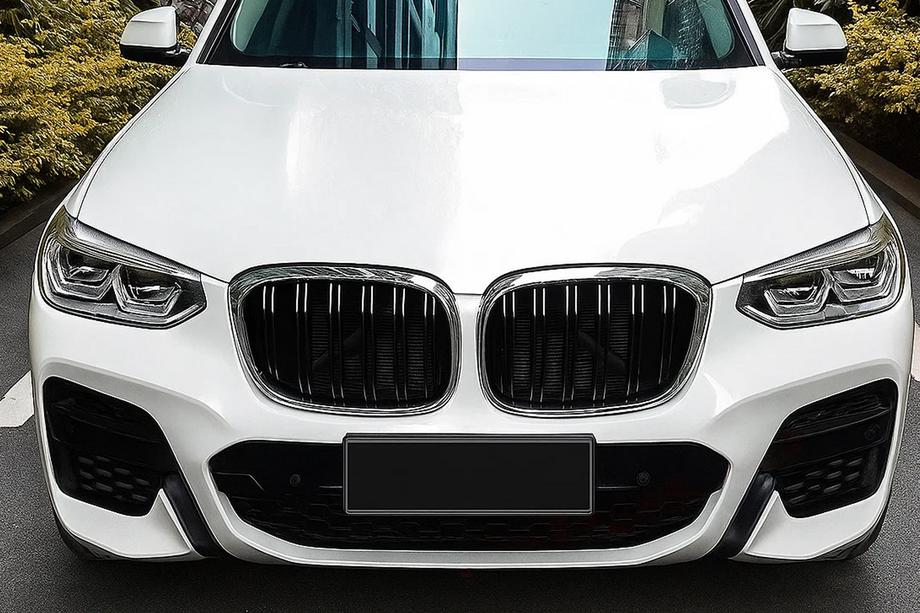 BMW X4 G02 2018- Kidney Grilles M-Look (2018-2021, Gloss Black with Chrome Trim) Image