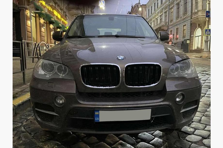 BMW X6 E71 2008–2014 Kidneys M-Look (Gloss Black with Chrome Trim) Image