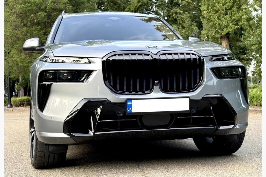 BMW X7 G07 2019- Kidney Grilles 1 Bar (2023+, Gloss Black) Image
