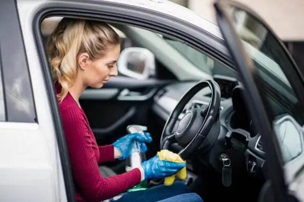 How to quickly remove the smell of dampness from the car interior: step-by-step instructions