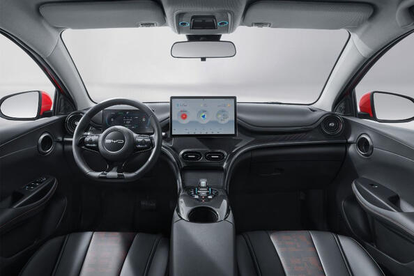 BYD e2 electric hatchback review Photo 5
