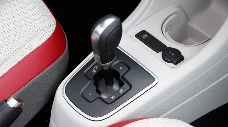 What is a robotic gearbox: pros and cons for the driver
