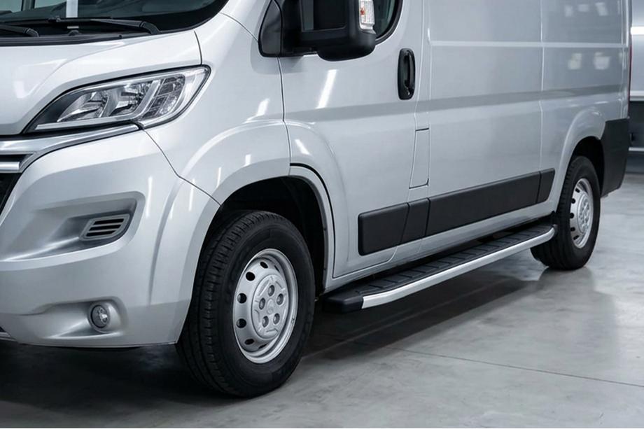 Fiat Ducato 2006-2025 Side Steps Fullmond (2 pcs, aluminum) Image