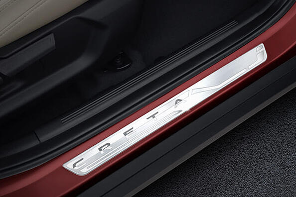 Door sill plates: stylish tuning and reliable protection?