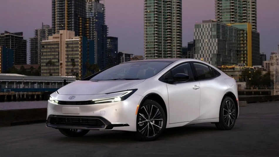 How to decide if you need a hybrid car: expert advice