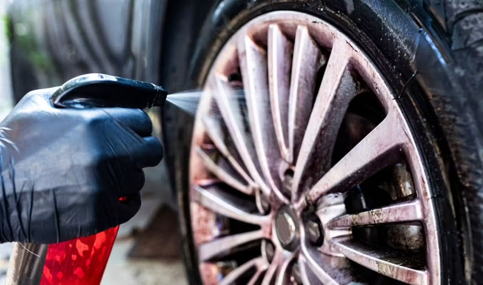 How to clean brake dust from discs?
