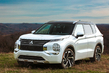 Mitsubishi Outlander PHEV 2024 Review: Hybrid for Long Roads photo 3