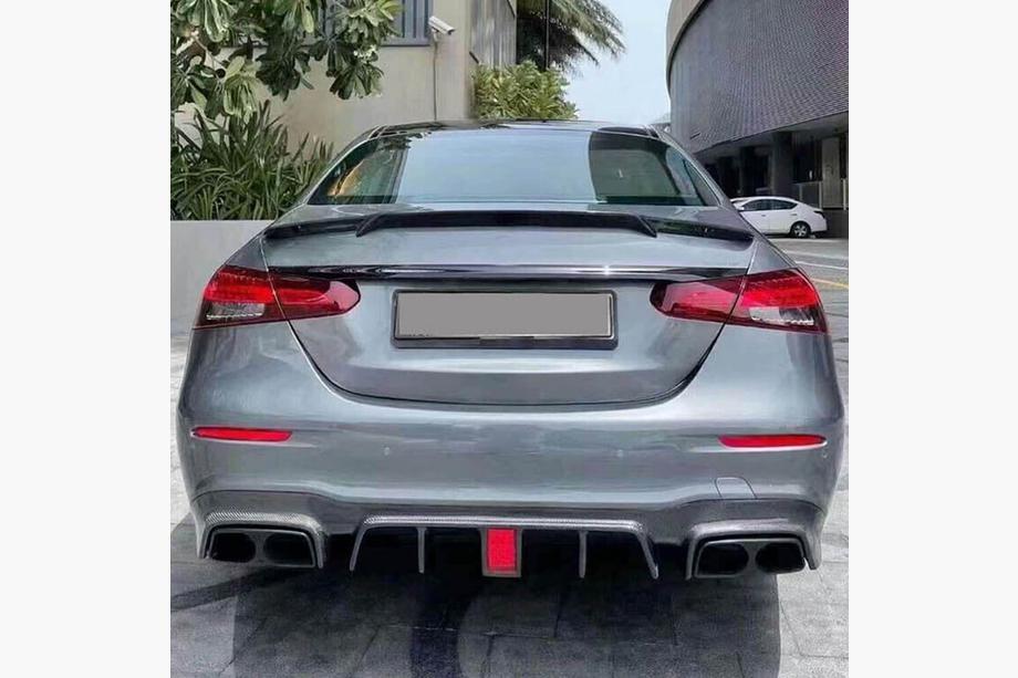 Mercedes E-class W213 2016-2023 Spoiler V7 (Carbon) Image