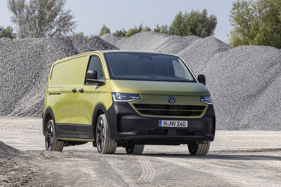 Volkswagen Transporter T7 2025 Review: A New Standard for Business
