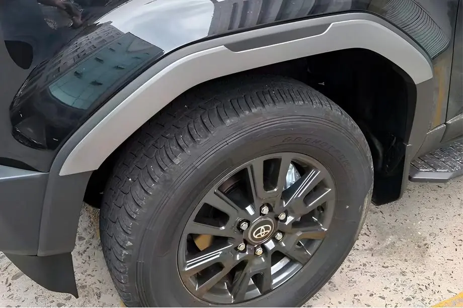 Toyota Land Cruiser Prado 250 2023- Fender Flares Image