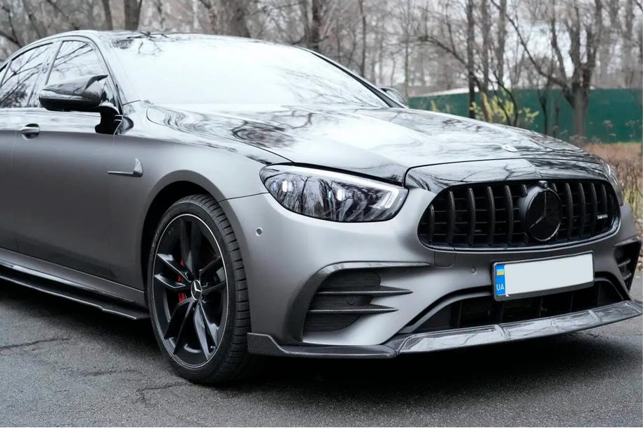 Mercedes E-class coupe C238 2016-2024 Carbon Front Fender Covers (for AMG-Line 2017-2019) Image