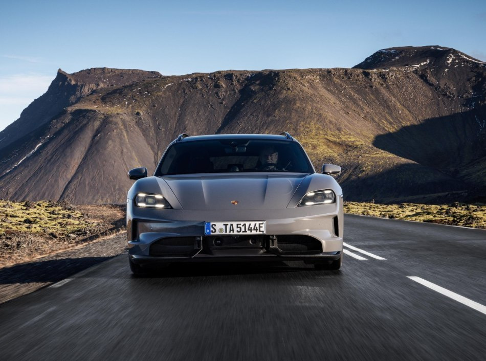 Porsche Taycan Sport Turismo 2025 Review