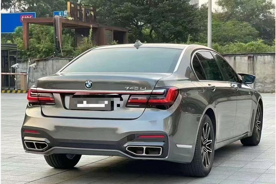 BMW 7 Series F01/F02 2008-2015 Facelift conversion kit to G12 M760 (without replacing trunk lid and rear fenders) Photo 4