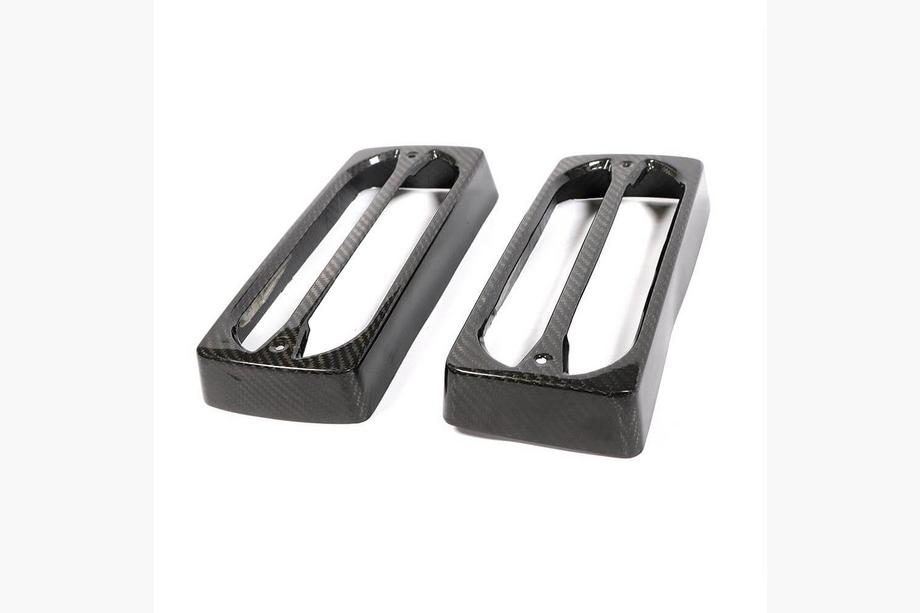 Mercedes G class W463 1990-2018 Tail Light Covers (Dry Carbon) Photo 3