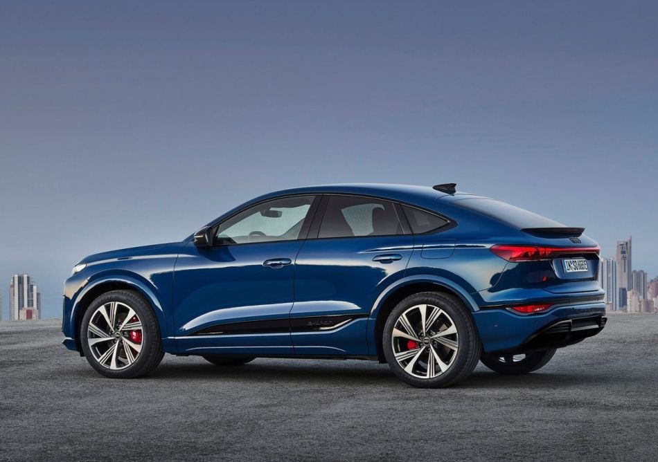 Review of the Audi SQ6 Sportback e-tron sports coupe-like crossover