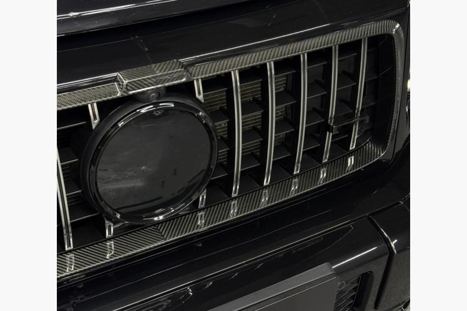 Mercedes G class W463 2018-2024 Front Grille Surround (Carbon) Image