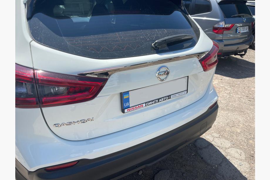 Nissan Qashqai 2014-2021 Chrome trim above license plate (stainless steel) Photo 3