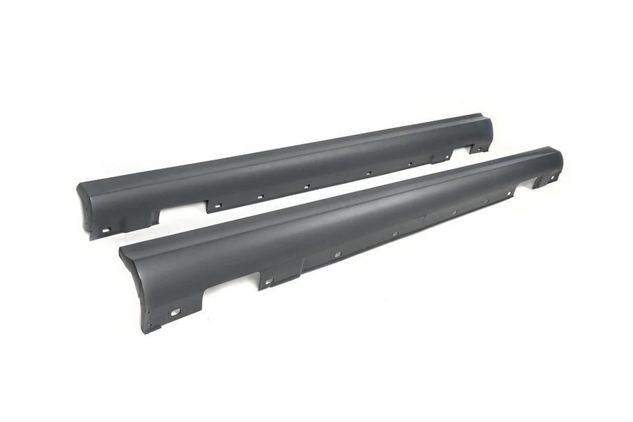 Mercedes C-class W204 2007-2015 Side Skirts (C63 AMG Style) Image