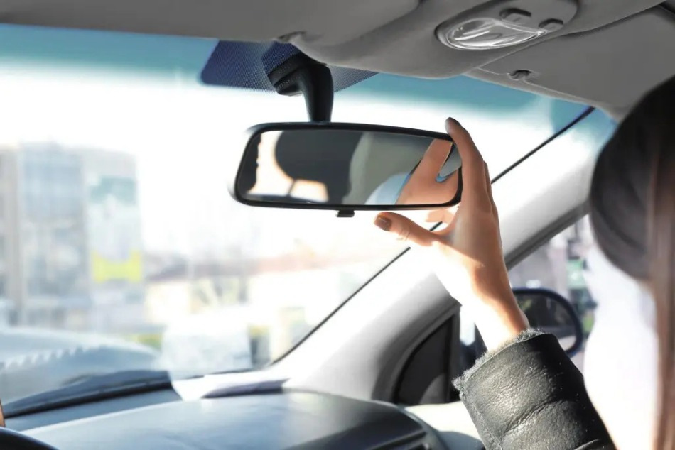 What to check in the car before leaving?