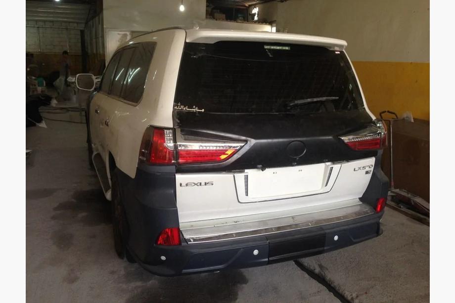 Lexus LX570/450d 2008-2022 Rear tail lights from the GBT facelift kit Inner left tail light (trunk lid) Image