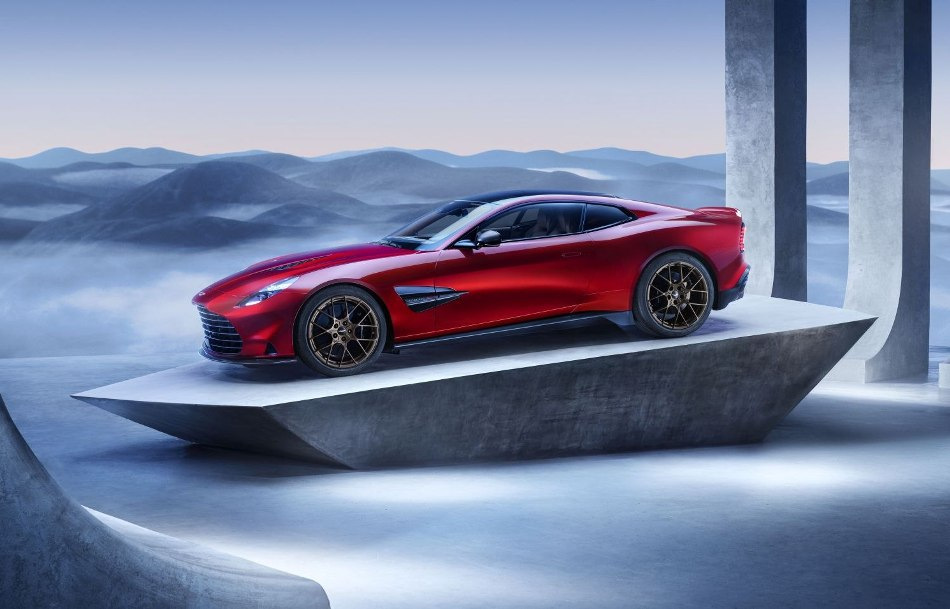 Aston Martin Vanquish III: the embodiment of British luxury and style