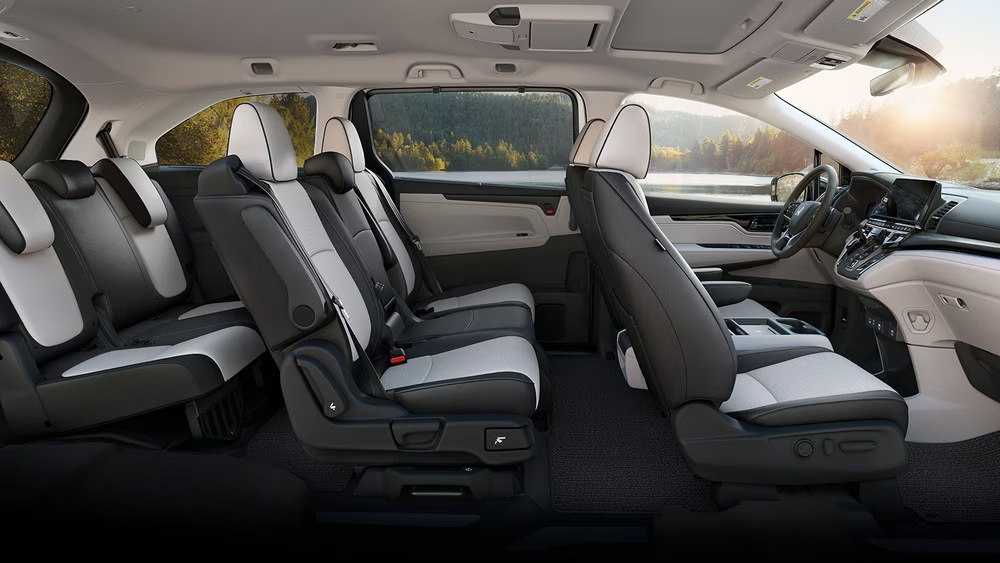 Choosing a minivan for the family: what to look for?