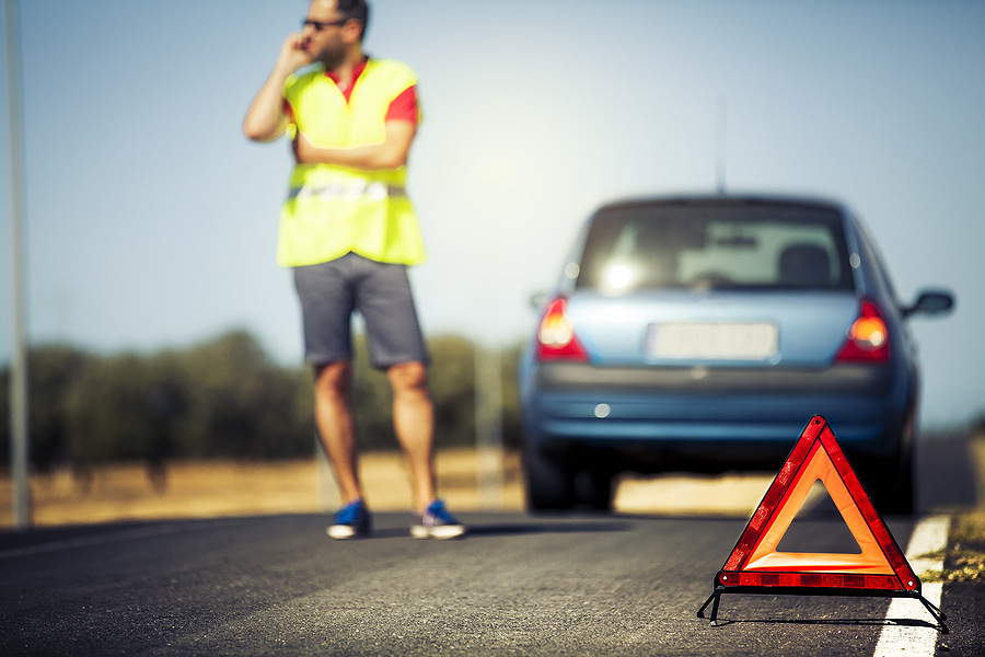 The car broke down on the road: step-by-step instructions on what to do