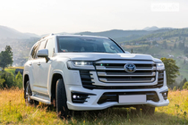 Toyota Land Cruiser 300 2021- Front Bumper Lip GXR photo 2