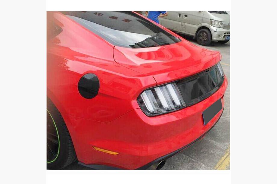 Ford Mustang 2015-2023 Tail Light Covers (2015-2017, Carbon) Photo 3