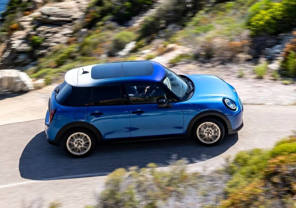 Review of the new Mini Hatch (F65) 5-door: The fourth generation of the iconic hatchback