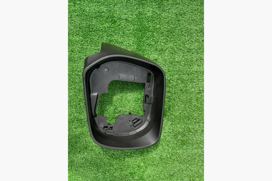 Toyota Land Cruiser 200 2007-2021 Mirror housing (For 2012-2016, 1 pc) Right Image
