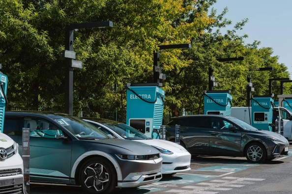 Should I buy an electric car for long trips? We evaluate the possibilities Photo 1