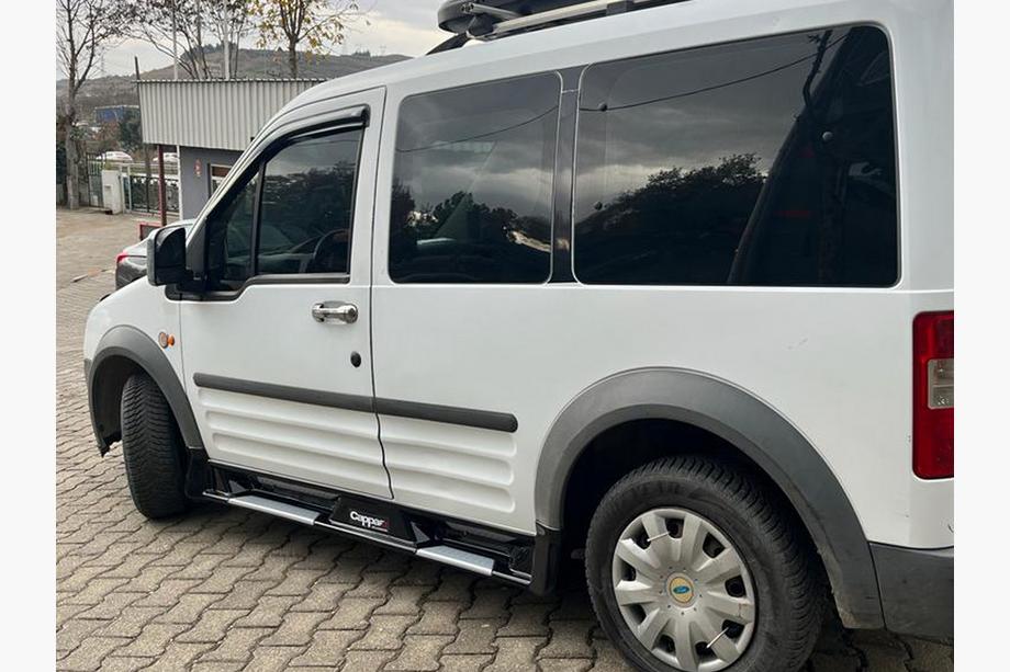 Ford Connect 2002–2006 Side Steps Sorento-Style (EuroCap) Image