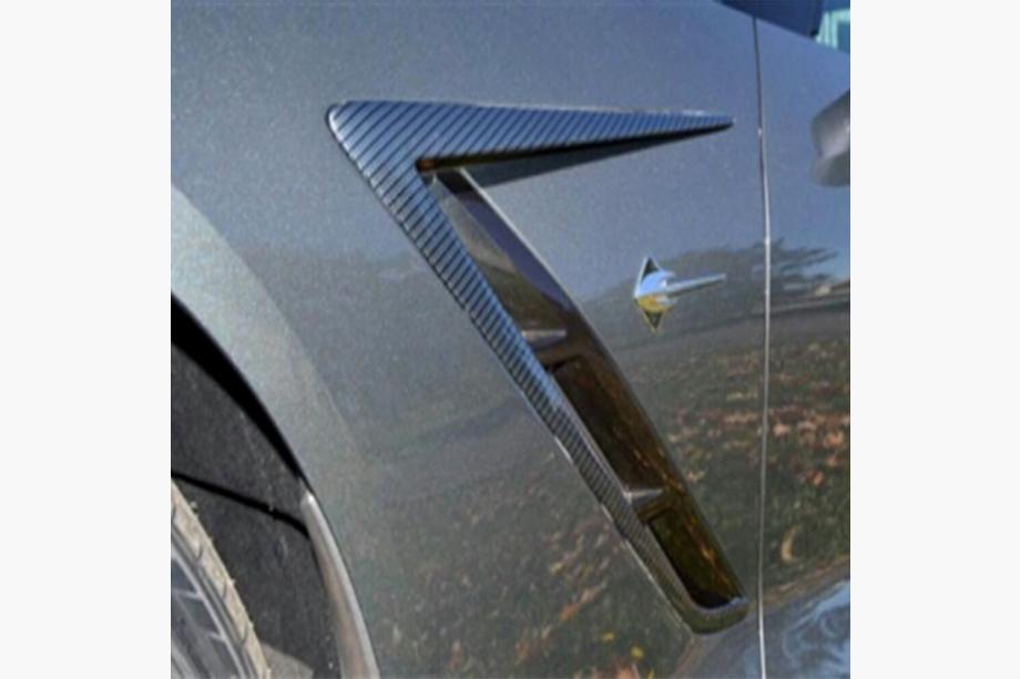 Chevrolet Corvette C7 2013-2019 Carbon Front Fender Covers (2013-2017) Image