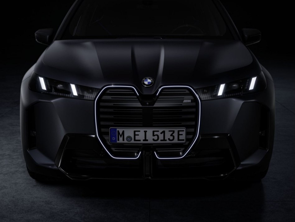 BMW iX M70 Review: Electric Power in a Sporty Design