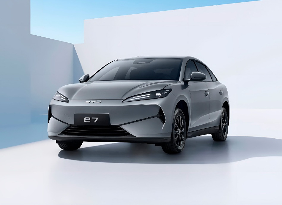 BYD E7 2025 Review: An Affordable Electric Sedan for the City