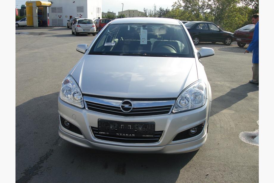 Opel Astra H 2004-2013 Front lower lip Sedan (primed for painting) Photo 3