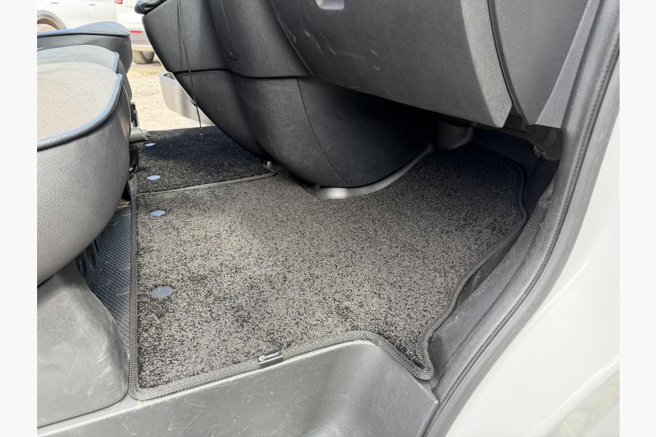 Opel Vivaro 2015-2019 Deluxe Textile Car Mats (2 pcs, black) Photo 2