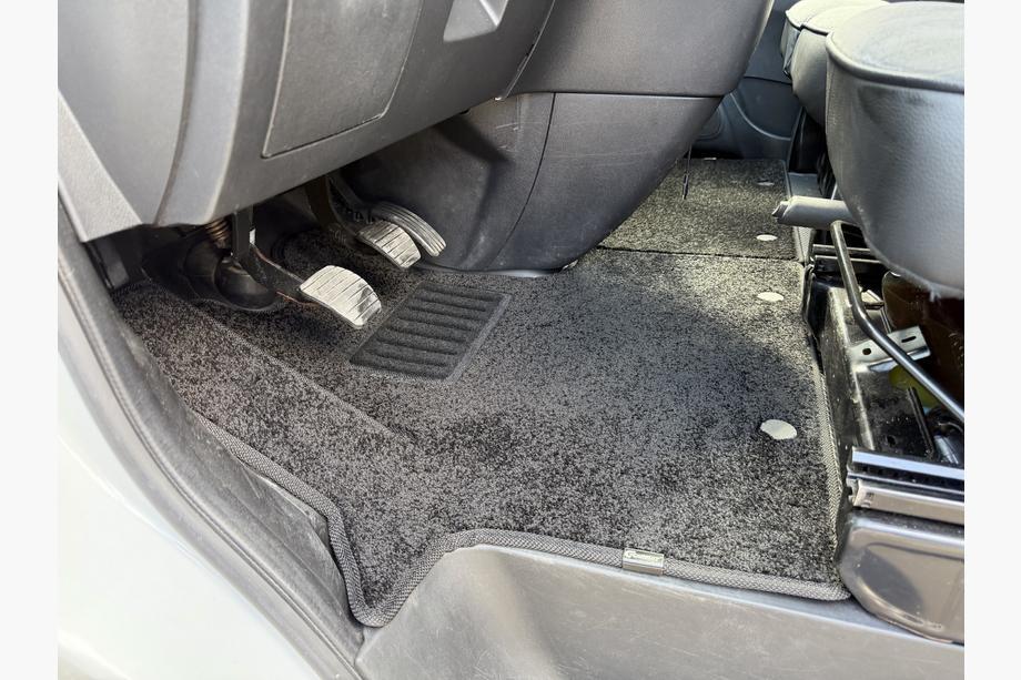 Renault Trafic 2015- Deluxe Textile Car Mats (2 pcs, black) Image