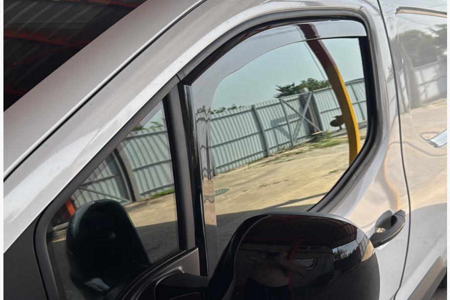 Peugeot Partner/Rifter 2019- In-Channel Wind Deflectors Niken Luxury (2 pcs) Image