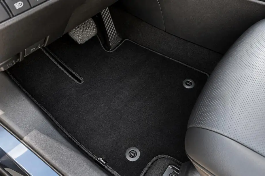 Toyota Rav 4 2019–2025 Deluxe Textile Floor Mats Automatic Transmission (Black) Image