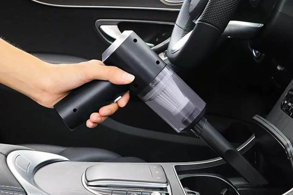 Should I buy a car vacuum cleaner? We understand the pros and cons