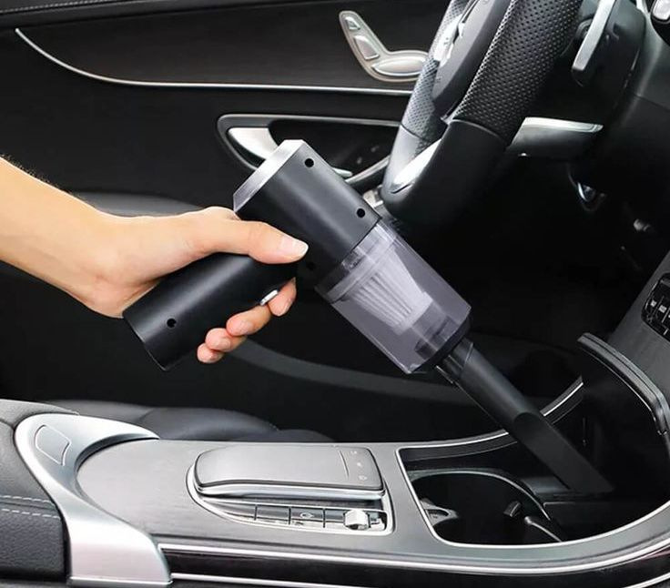 Should I buy a car vacuum cleaner? We understand the pros and cons