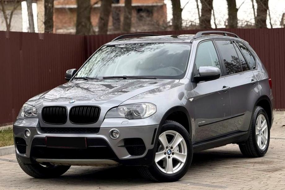 BMW X5 E70 2007-2013 OEM fender arch trims (mouldings) Front left (1 pc) Image