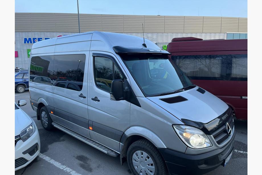 Mercedes Sprinter W906 2006–2018 Windshield Deflector V1 (paintable, adhesive mount) Photo 3