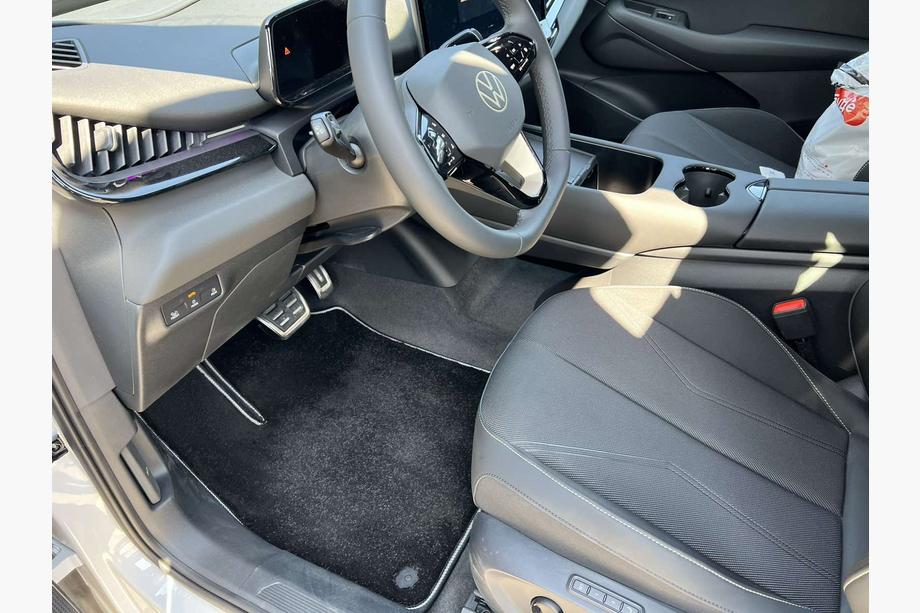 Volkswagen ID. UNYX 2024- Deluxe Textile Floor Mats (Black) Image