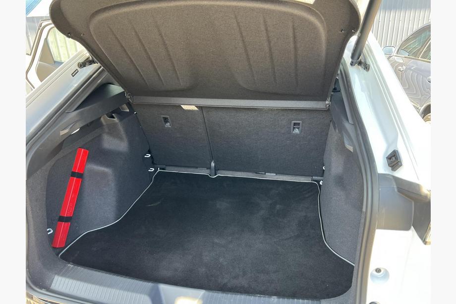 Volkswagen ID. UNYX 2024- Premium Textile Trunk Mat (Black) Image